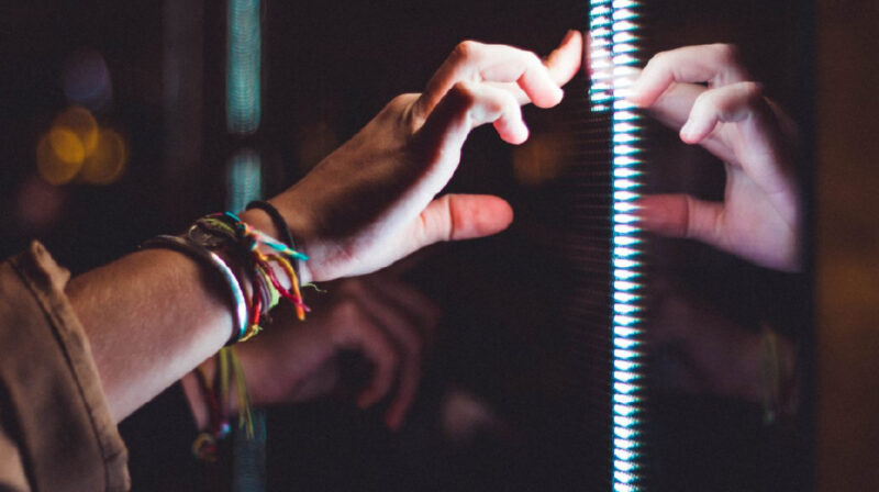 Conversational Commerce Strategy 101: Drive Conversions With A Human Touch
