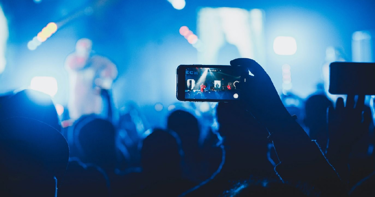 livestream shopping vs virtual commerce